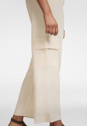 Брюки с накладными карманами