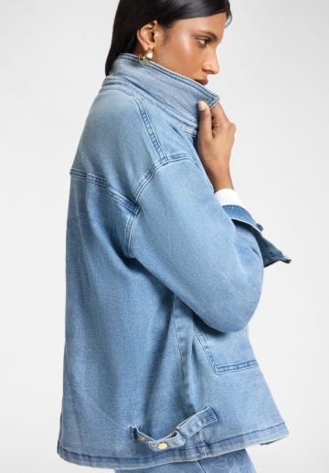 Джинсовая куртка