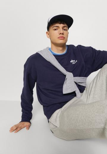 Спортивная кофта