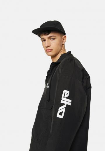 Спортивная куртка