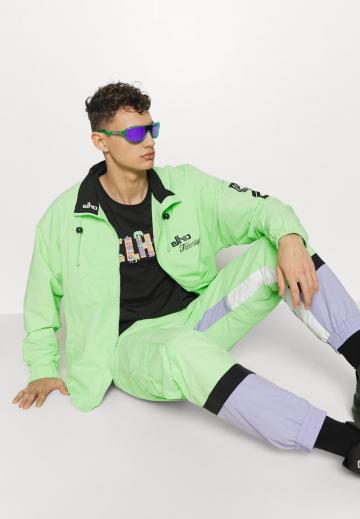 Спортивная куртка