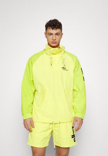 Спортивная куртка