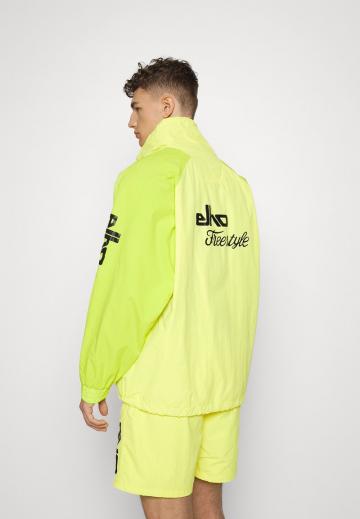 Спортивная куртка