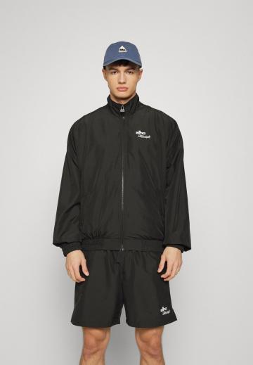 Спортивная куртка