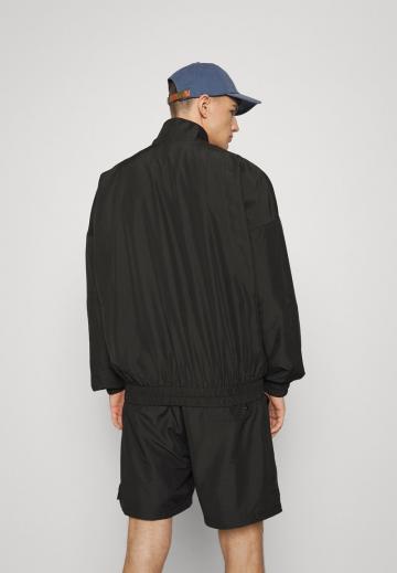 Спортивная куртка