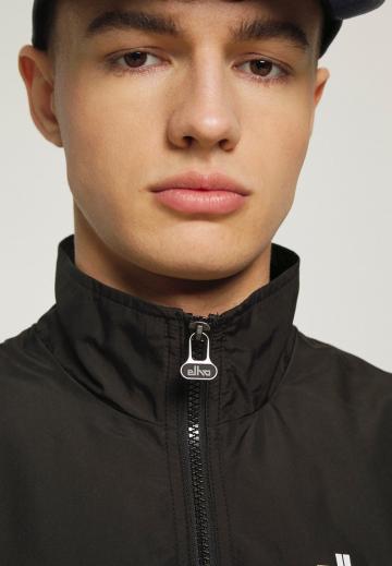 Спортивная куртка