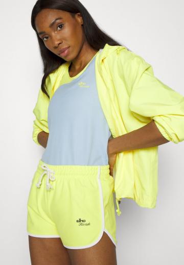 Спортивный топ