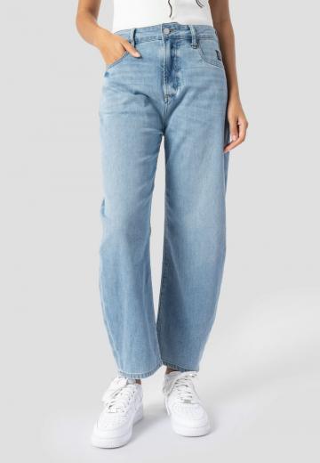 Прямые джинсы