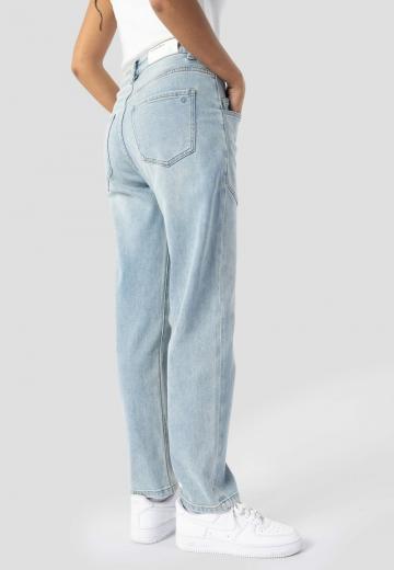 Прямые джинсы