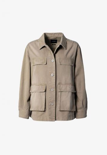 Куртка с накладнымит карманами