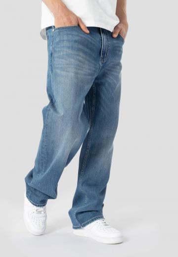 Свободные джинсы