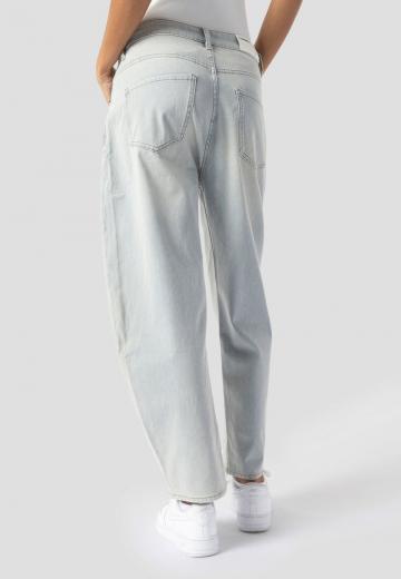 Свободные джинсы
