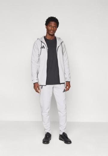 Спортивная кофта