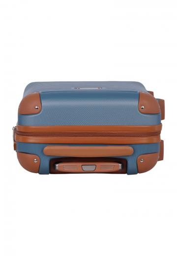 Чемодан на колесах