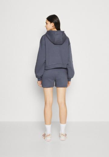 Пуловер с капюшоном