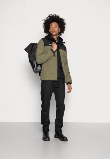 Зимняя куртка