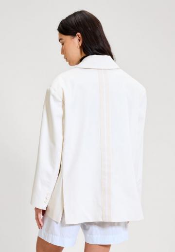 Короткое пальто