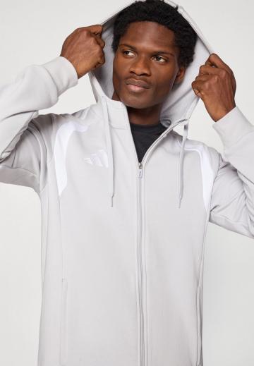 Спортивная кофта