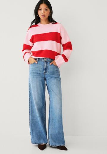 Пуловер в полоску