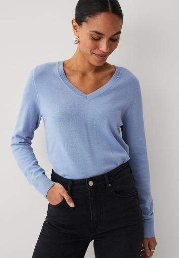 Пуловер с вырезом V