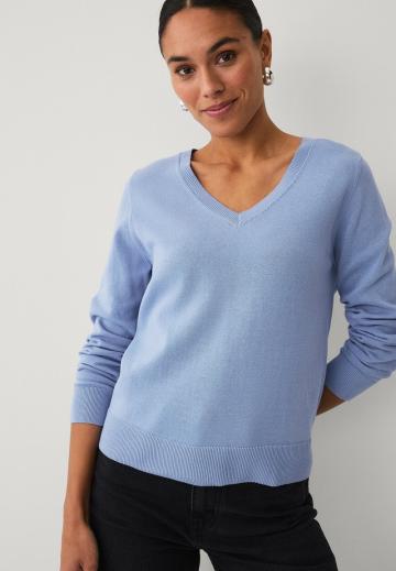Пуловер с вырезом V