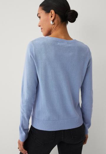 Пуловер с вырезом V