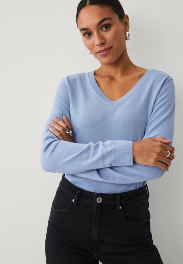 Пуловер с вырезом V