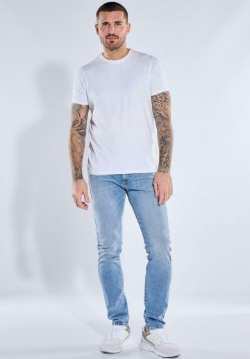 Узкие джинсы