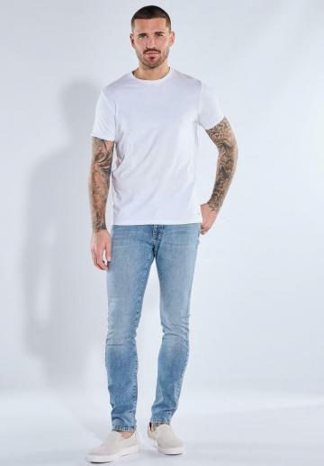 Узкие джинсы