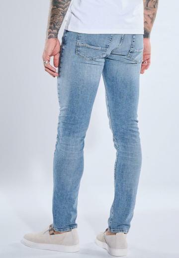 Узкие джинсы