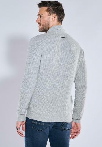 Вязаная кофта