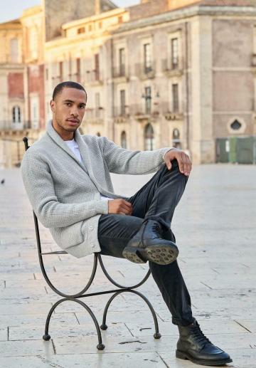 Вязаная кофта