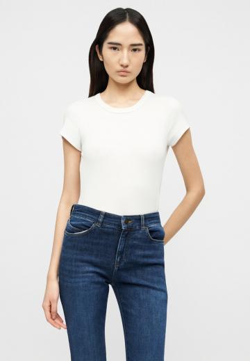 Узкие джинсы