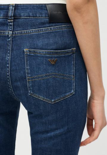 Узкие джинсы
