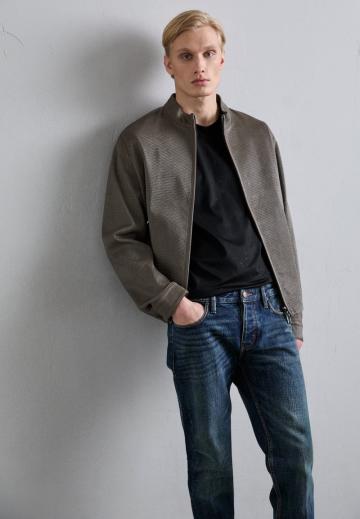 Узкие джинсы