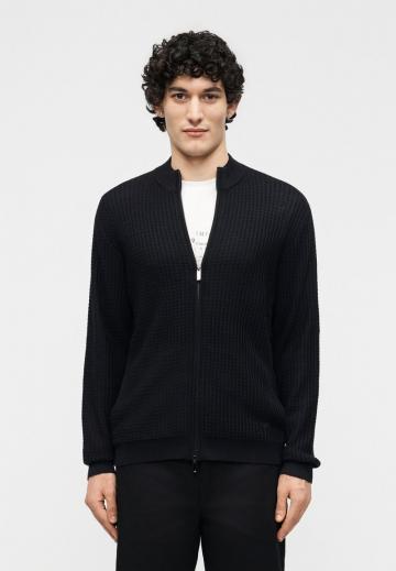 Вязаная кофта