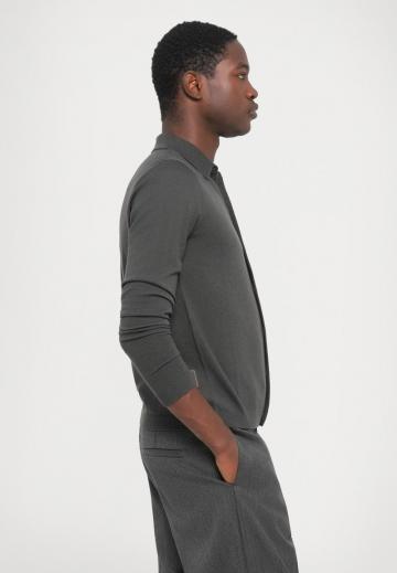 Вязаная кофта