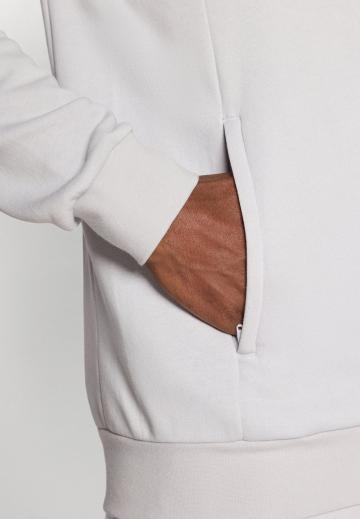 Спортивная кофта