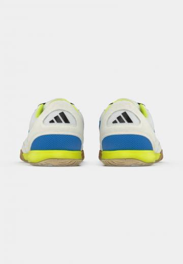 Футбольные бутсы