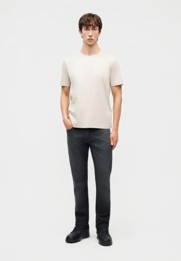 Узкие джинсы