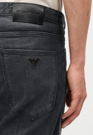 Узкие джинсы