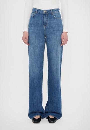 Джинсы бойфренда