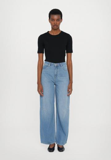 Джинсы бойфренда