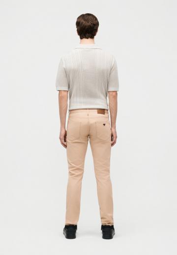 Узкие джинсы