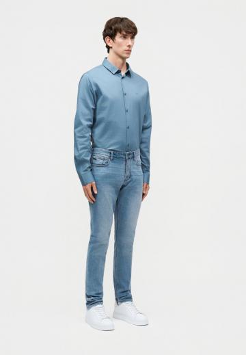 Узкие джинсы