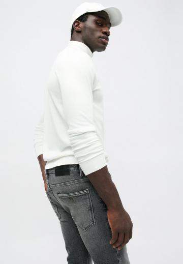 Узкие джинсы