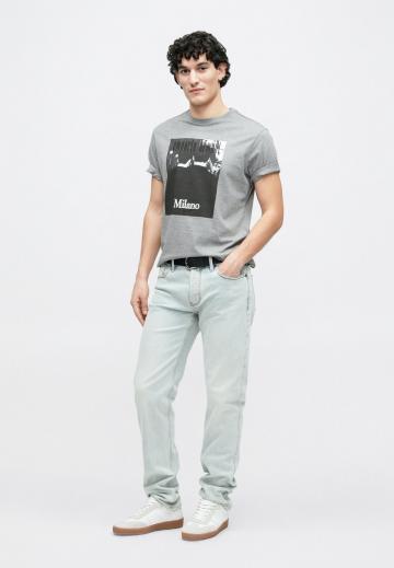 Прямые джинсы