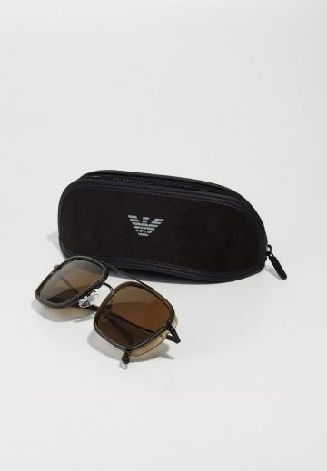 Солнечные очки