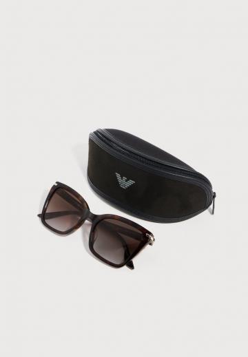 Солнечные очки