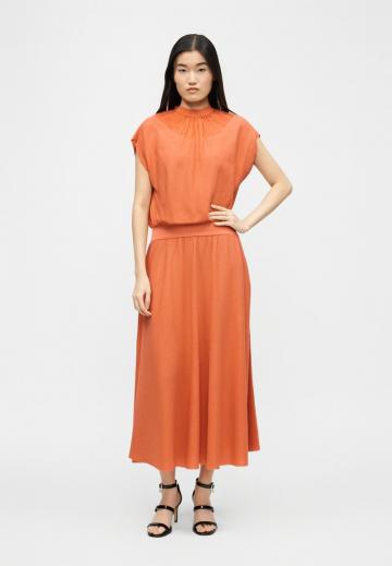 Вязаное платье